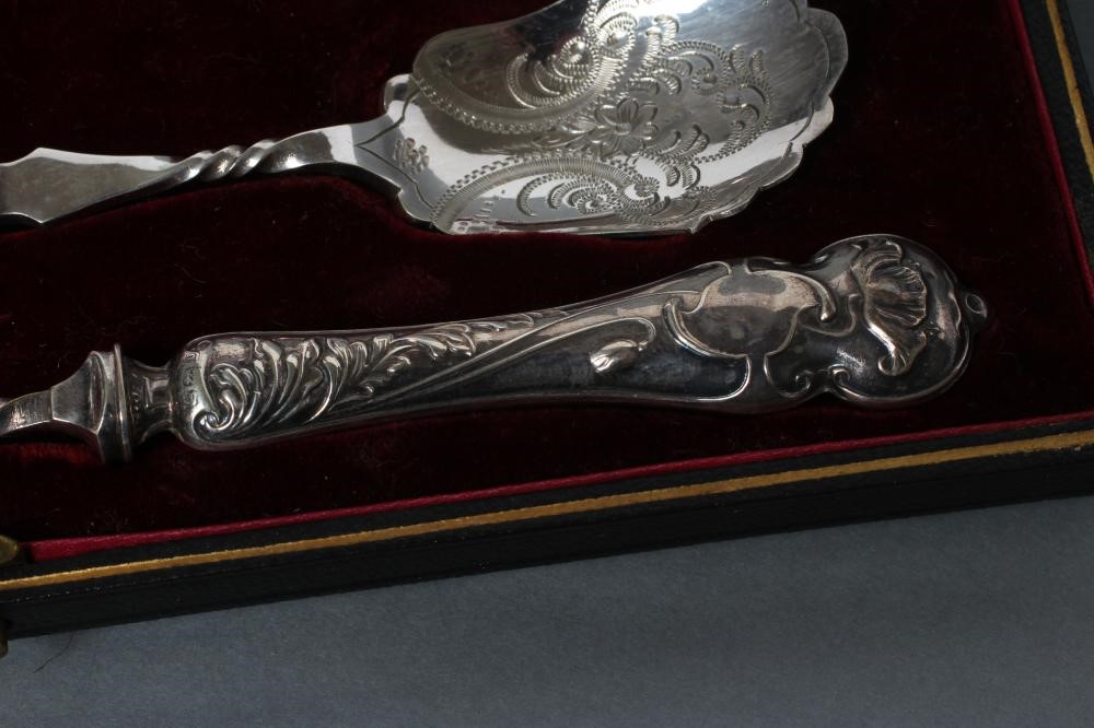 AN EDWARDIAN SILVER THREE PIECE AFTERNOON TEA SERVING SET Image