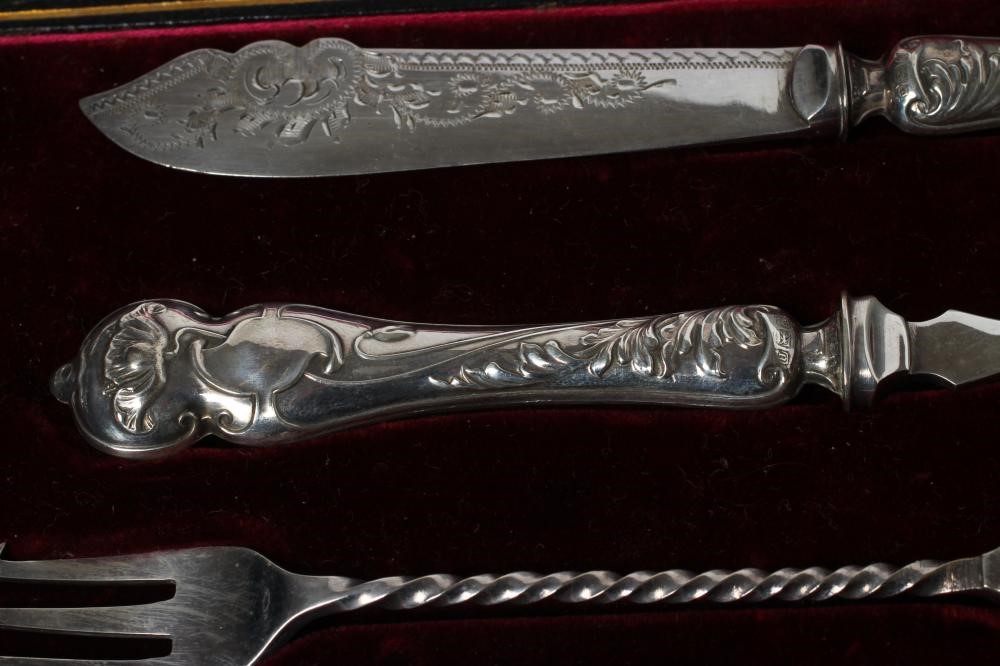 AN EDWARDIAN SILVER THREE PIECE AFTERNOON TEA SERVING SET Image