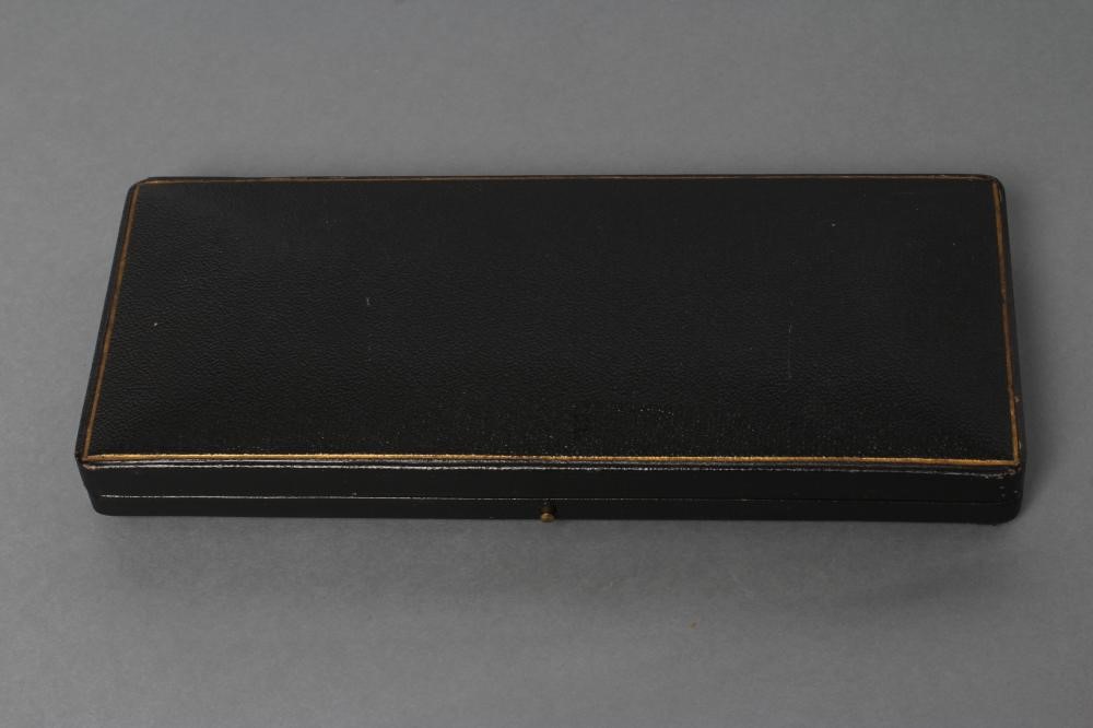 AN EDWARDIAN SILVER THREE PIECE AFTERNOON TEA SERVING SET Image