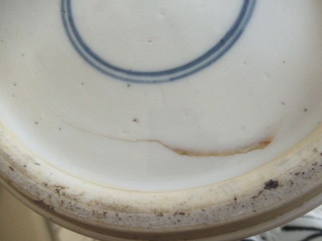 A CHINESE PORCELAIN VASE of inverted baluster form Image