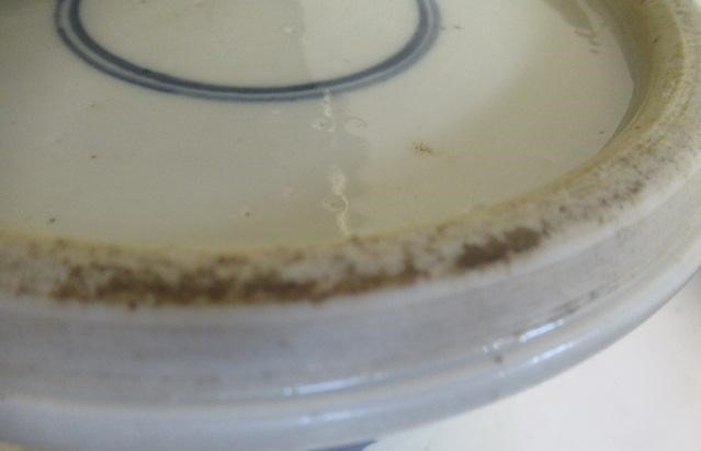 A CHINESE PORCELAIN VASE of inverted baluster form Image