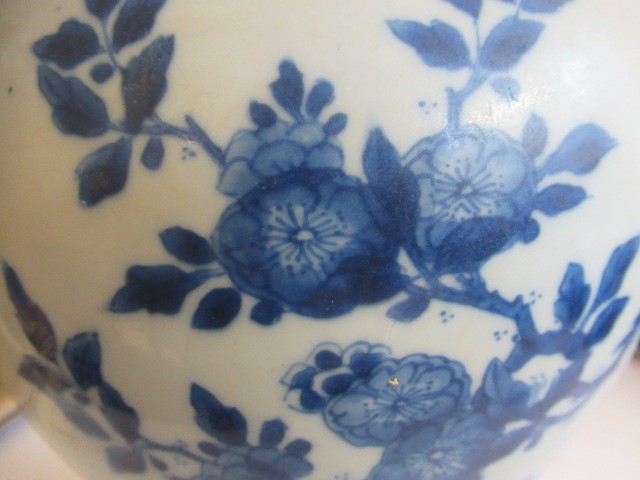 A CHINESE PORCELAIN VASE of inverted baluster form Image