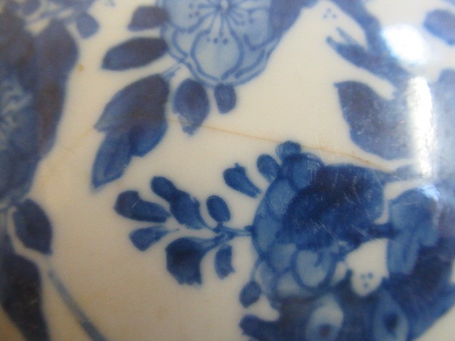 A CHINESE PORCELAIN VASE of inverted baluster form Image