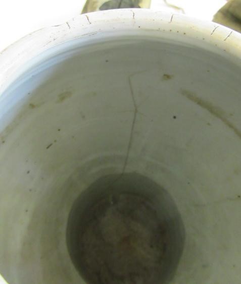 A CHINESE PORCELAIN VASE of inverted baluster form Image