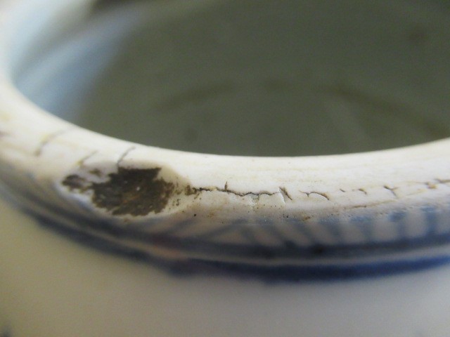 A CHINESE PORCELAIN VASE of inverted baluster form Image