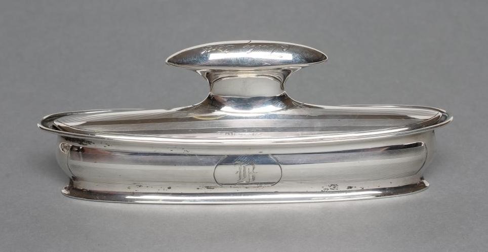 A SIX PIECE DRESSING TABLE SET Image