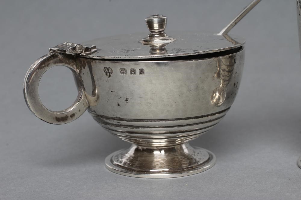 AN ART DECO SILVER THREE PIECE CRUET Image