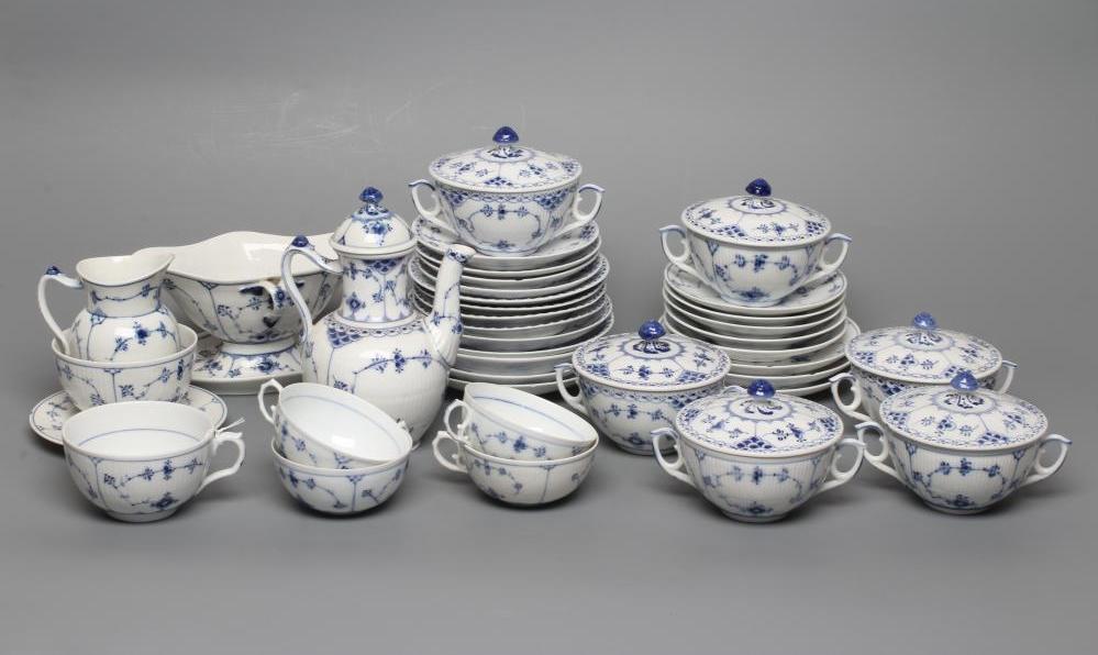 A COLLECTION OF ROYAL COPENHAGEN PORCELAIN TABLEWARE Image