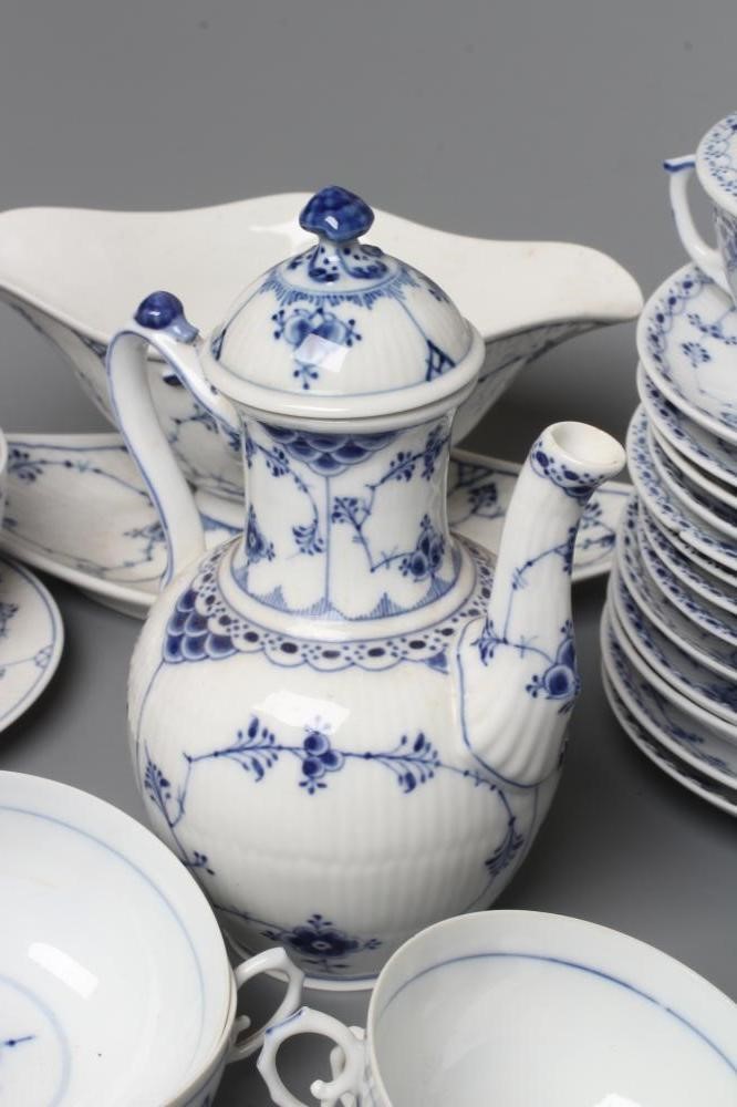 A COLLECTION OF ROYAL COPENHAGEN PORCELAIN TABLEWARE Image