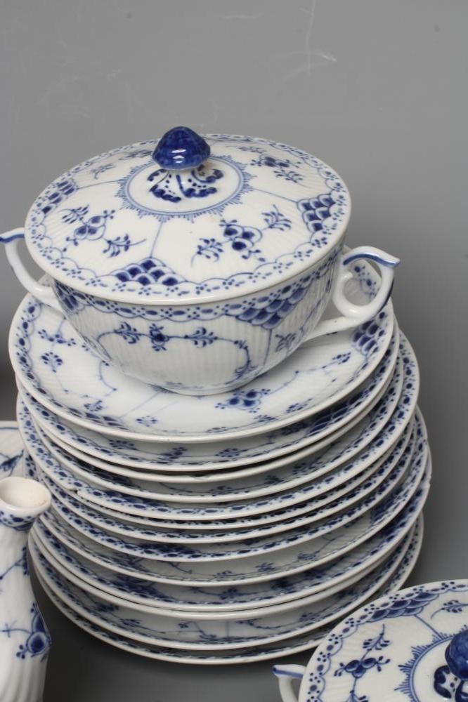 A COLLECTION OF ROYAL COPENHAGEN PORCELAIN TABLEWARE Image