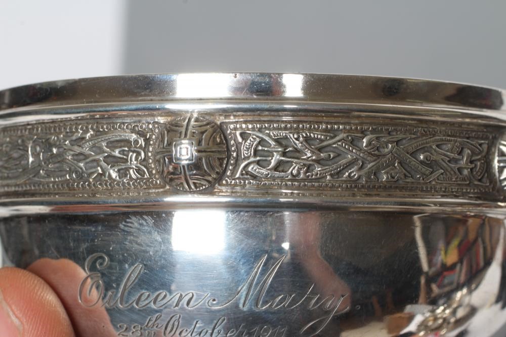 AN EDWARDIAN SILVER CELTIC STYLE PORRINGER Image