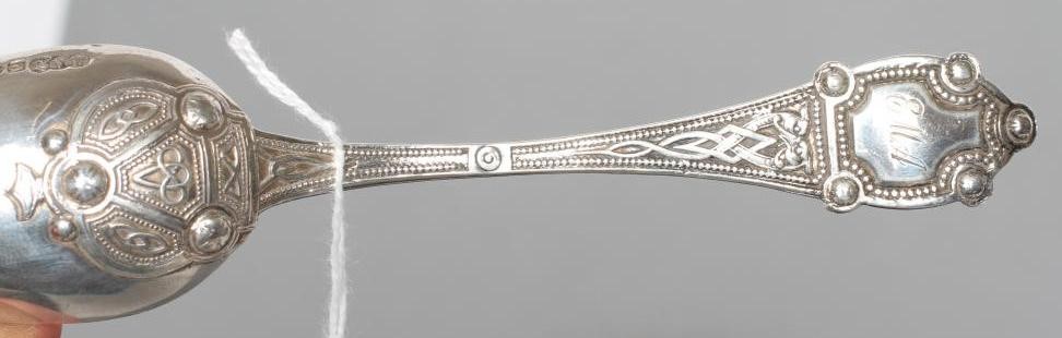 AN EDWARDIAN SILVER CELTIC STYLE PORRINGER Image