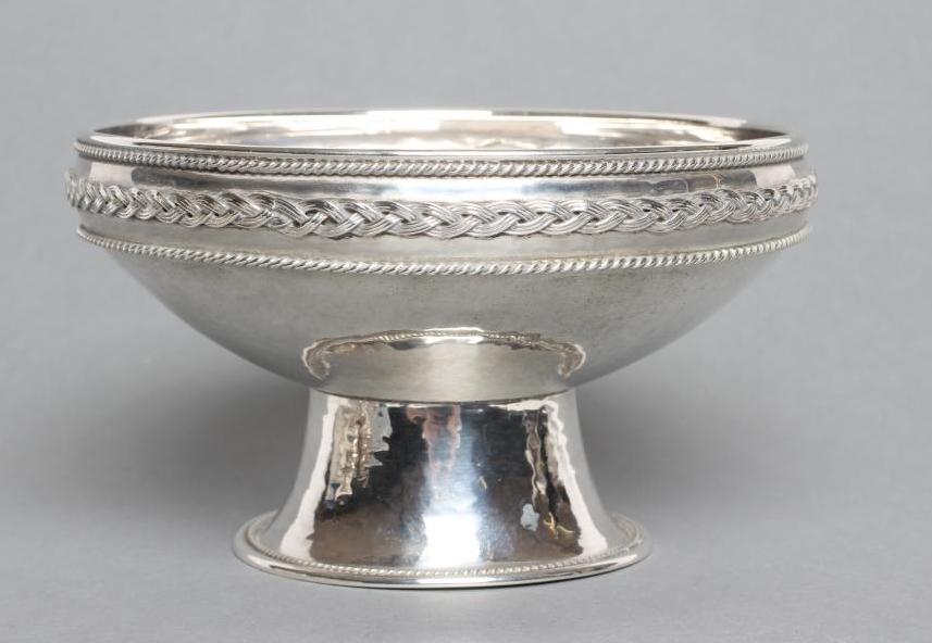 AN ARTS AND CRAFTS SILVER PEDESTAL BOWL Image