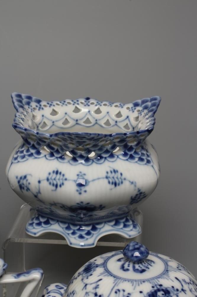 A COLLECTION OF ROYAL COPENHAGEN PORCELAIN TABLEWARE Image