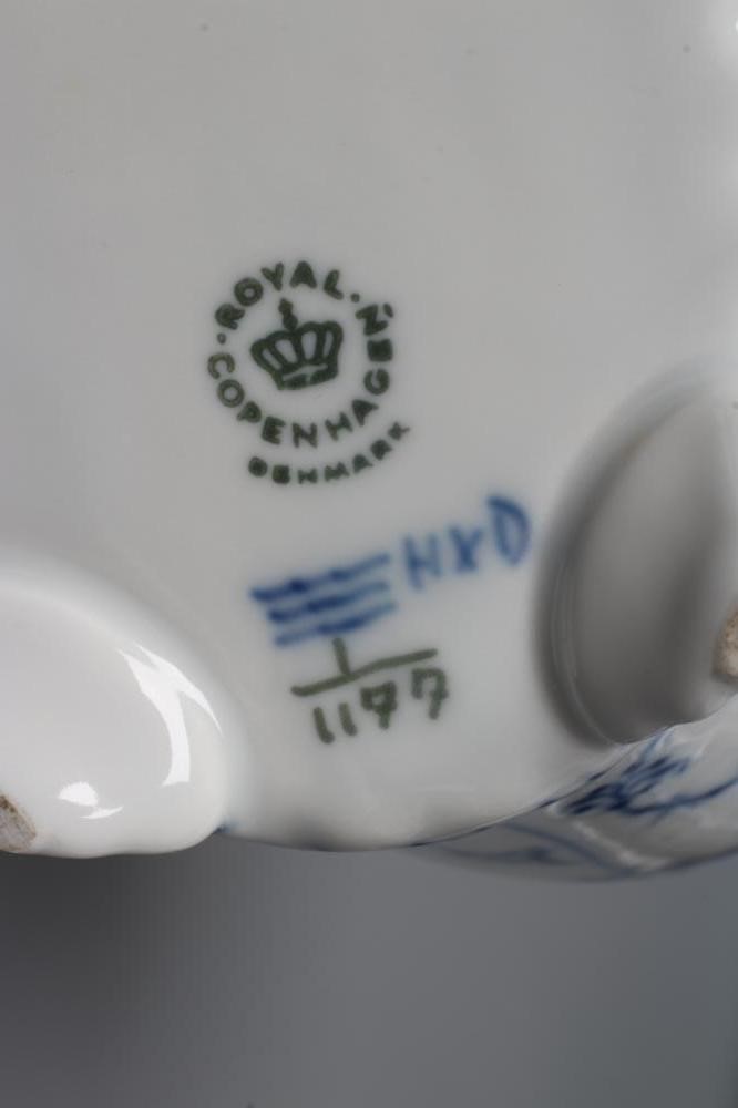 A COLLECTION OF ROYAL COPENHAGEN PORCELAIN TABLEWARE Image