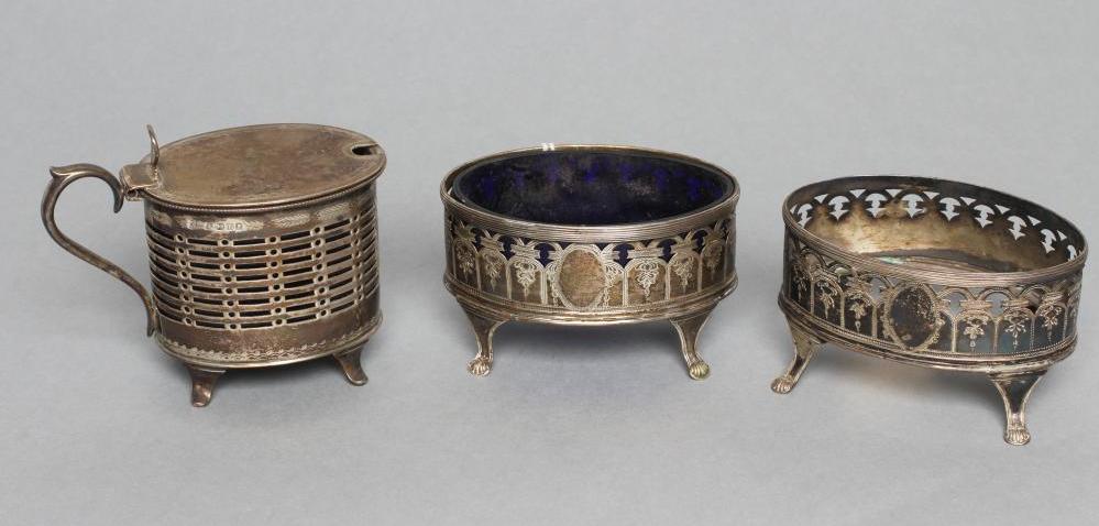 A PAIR OF GEORGE III SILVER SALTS Image