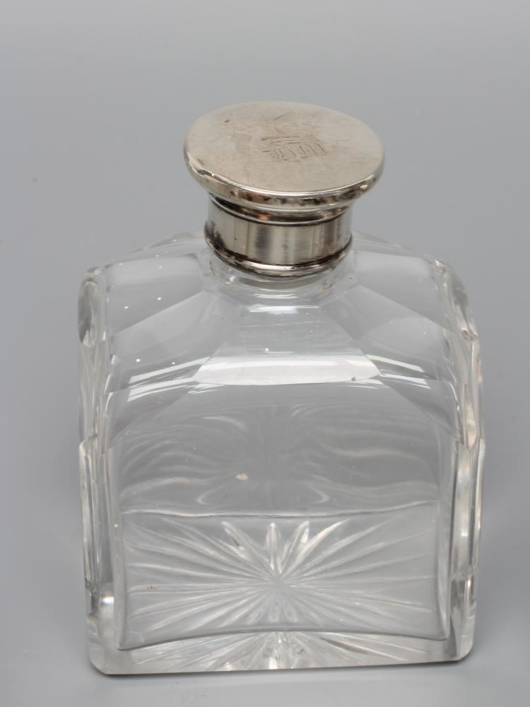 A GENTLEMAN'S EARLY VICTORIAN SILVER MOUNTED TRAVELLING DRESSING SET Image