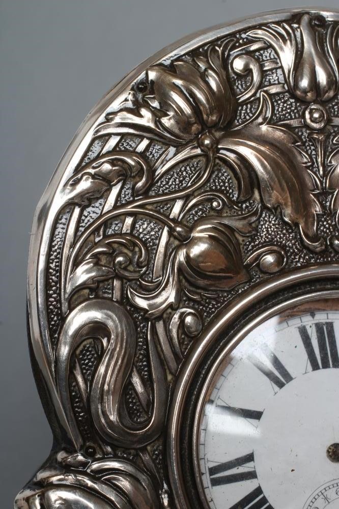 AN EDWARDIAN EASEL BACK SILVER POCKET WATCH STAND Image