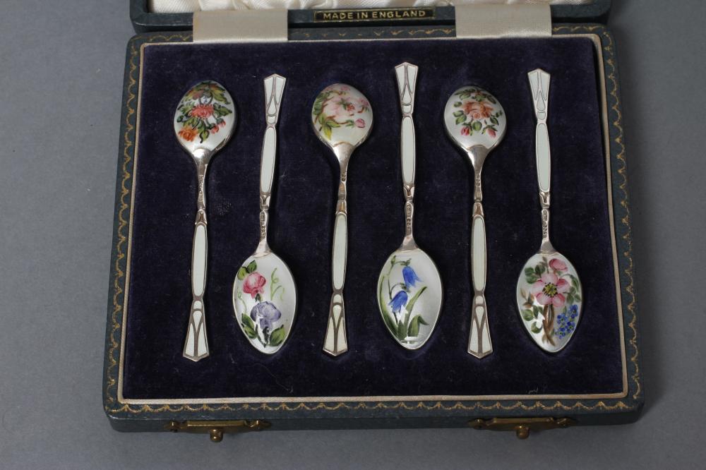 A SET OF SIX SILVER COFFEE SPOONS Image