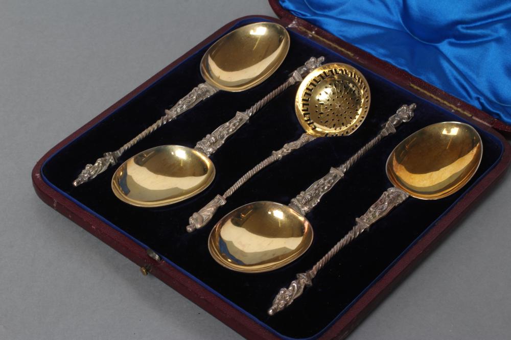 A VICTORIAN SILVER FRUIT SERVING SET Image