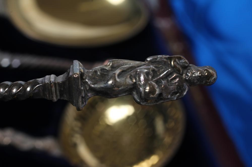 A VICTORIAN SILVER FRUIT SERVING SET Image