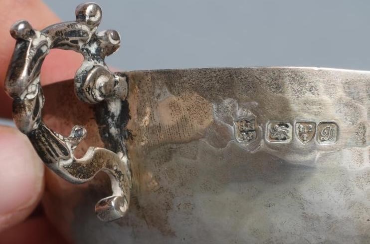 AN EDWARDIAN SILVER PORRINGER Image