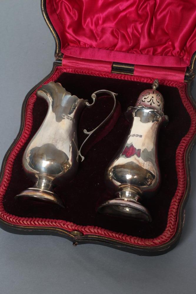 AN EDWARDIAN SILVER STRAWBERRY SET Image