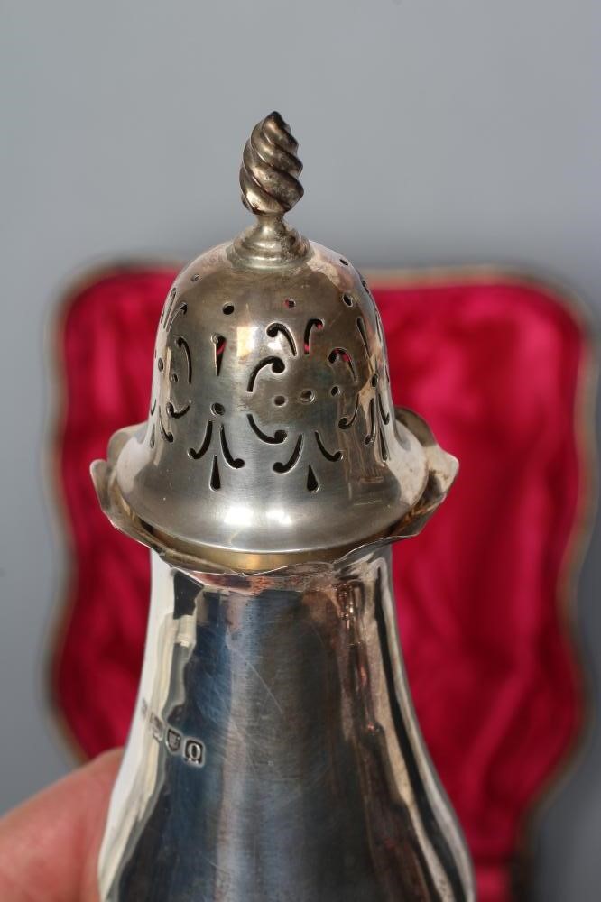 AN EDWARDIAN SILVER STRAWBERRY SET Image