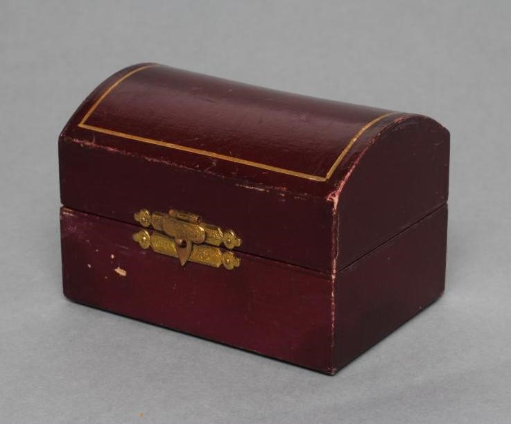 A PAIR OF GEORGE V SILVER NAPKIN RINGS Image