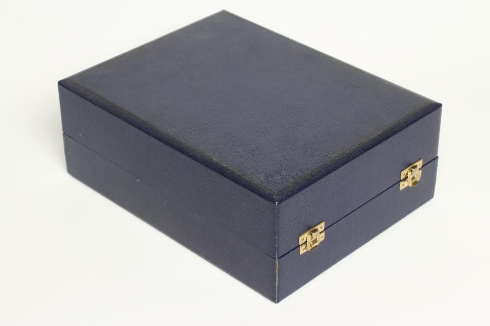 A MODERN PAIR OF SILVER MOUNTED CHAMPAGNE FLUTES Image