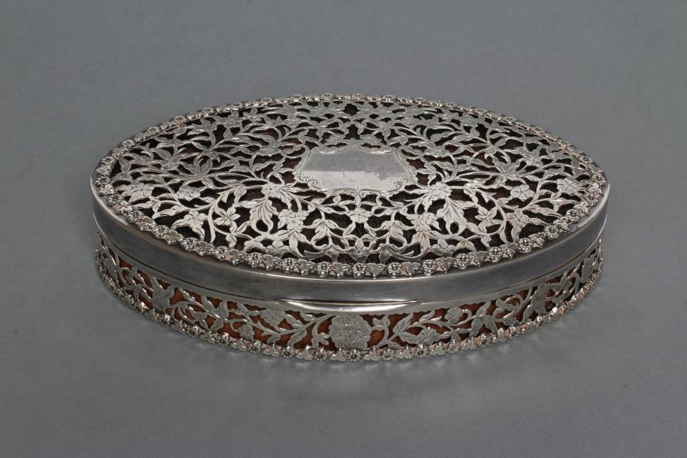 AN EDWARDIAN SILVER DRESSING TABLE BOX Image