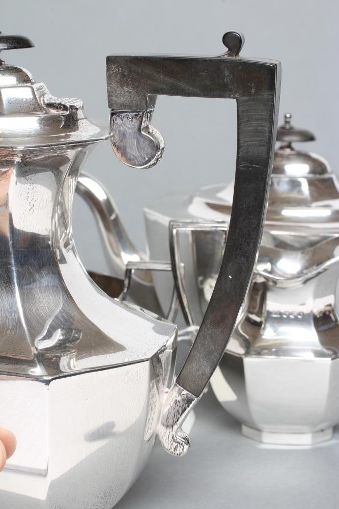 A FOUR PIECE SILVER TEA AND COFFEE SERVICE Image