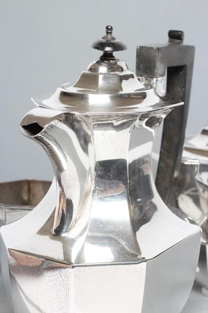A FOUR PIECE SILVER TEA AND COFFEE SERVICE Image