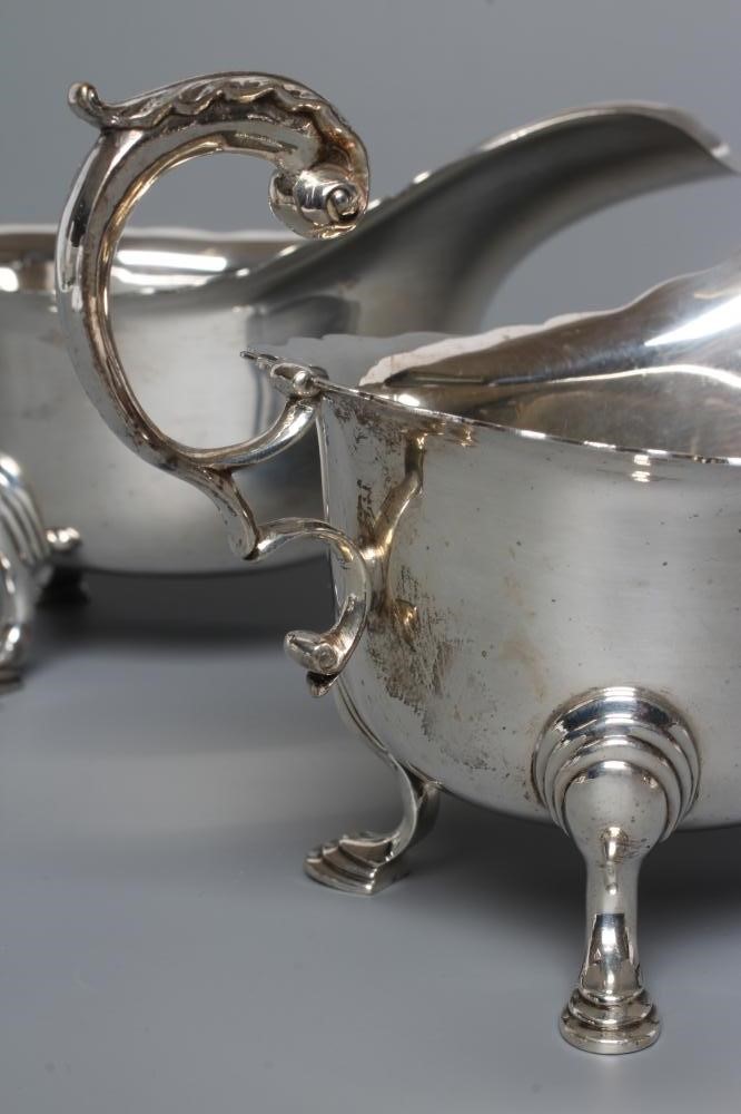 A PAIR OF SILVER SAUCE BOATS Image