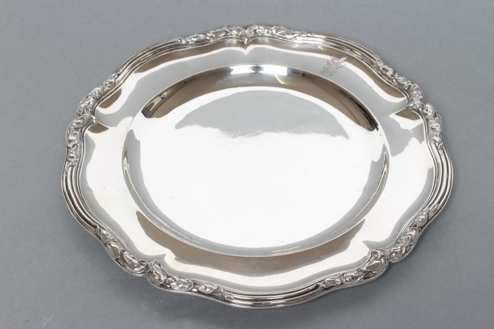 AN EARLY VICTORIAN SILVER PLATE Image