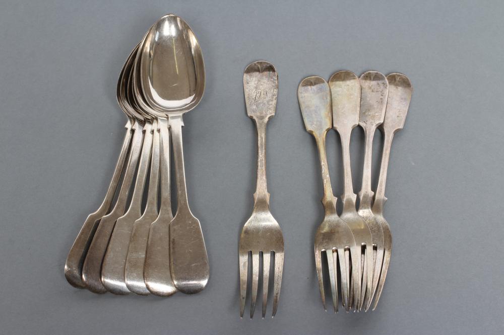 A SET OF SIX VICTORIAN SILVER DESSERT SPOONS Image