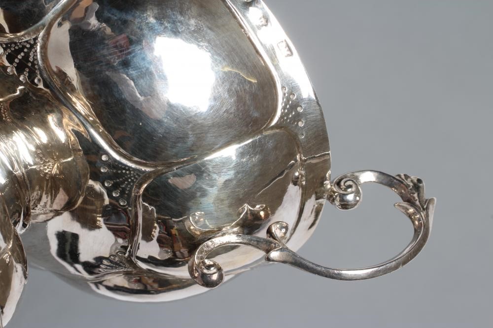 AN EDWARDIAN SILVER TWO HANDLED BOWL Image