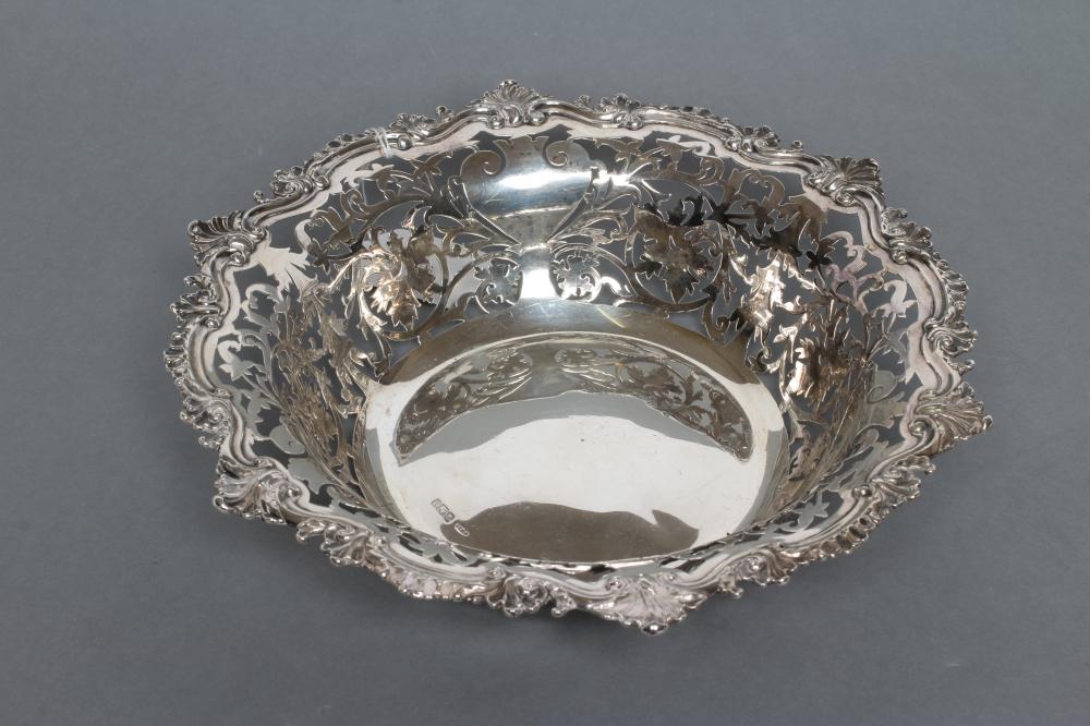 AN EDWARDIAN SILVER BOWL Image