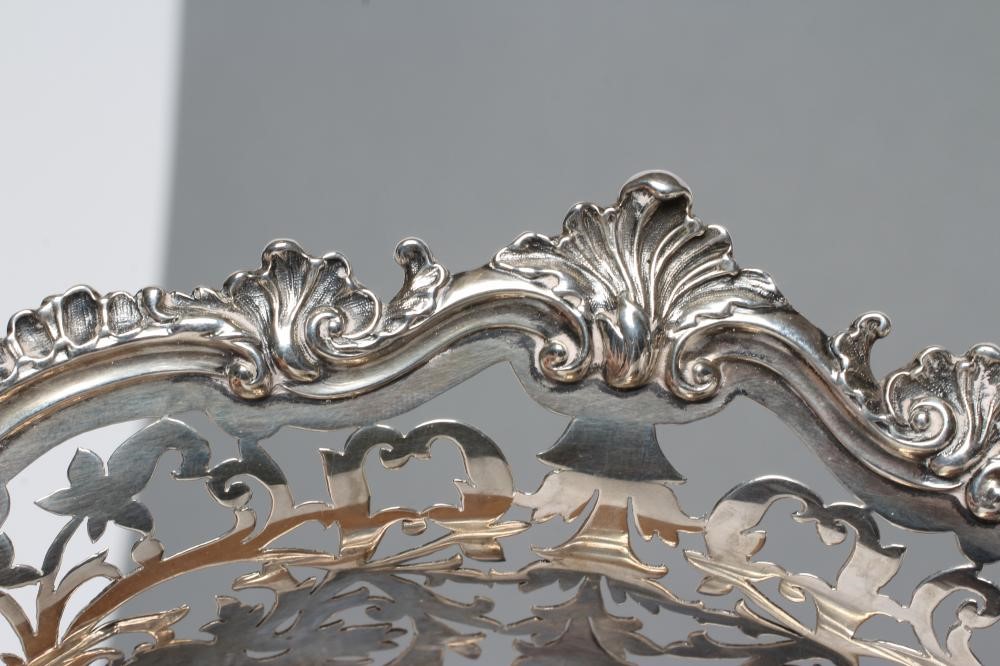 AN EDWARDIAN SILVER BOWL Image