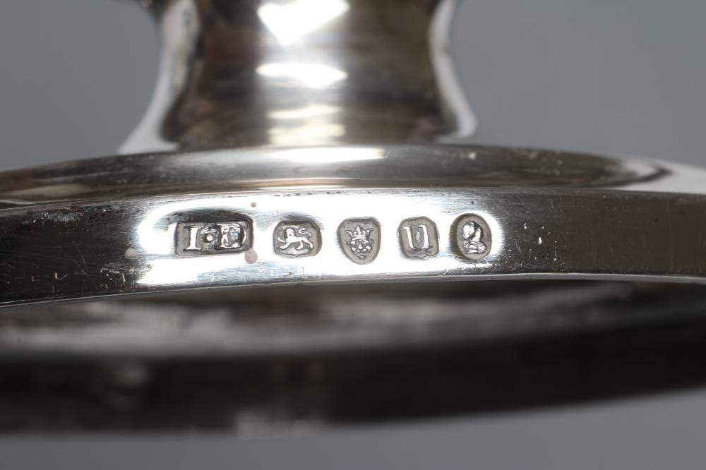 A LATE GEORGE III SILVER SAUCE TUREEN AND COVER Image