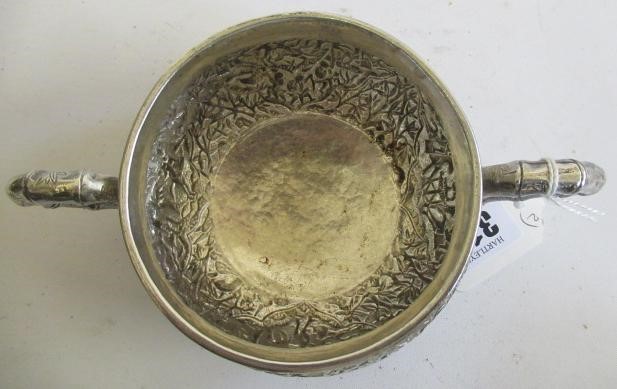 A CHINESE MILK JUG AND SUGAR BASIN Image