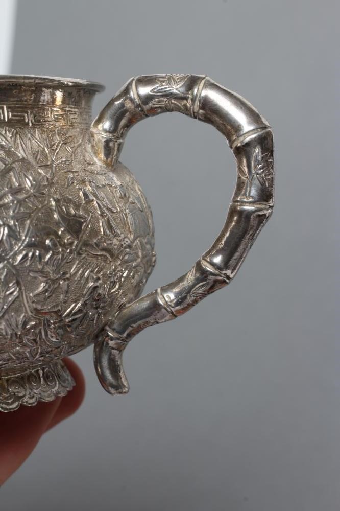 A CHINESE MILK JUG AND SUGAR BASIN Image