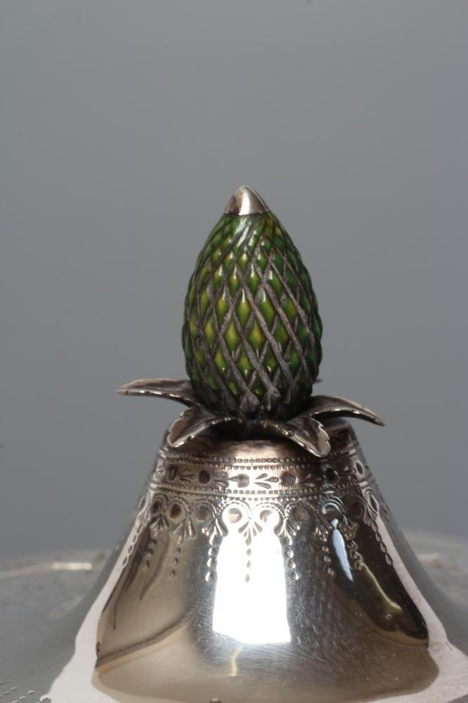 A GEORGE III SILVER TEA CADDY Image