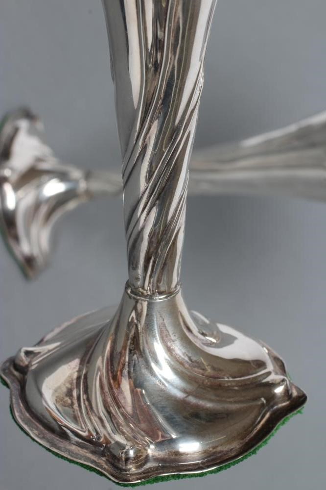 A PAIR OF EDWARDIAN ART NOUVEAU SILVER VASES Image