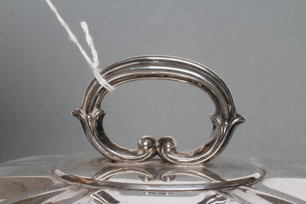 AN EDWARDIAN SILVER ENTREE DISH Image