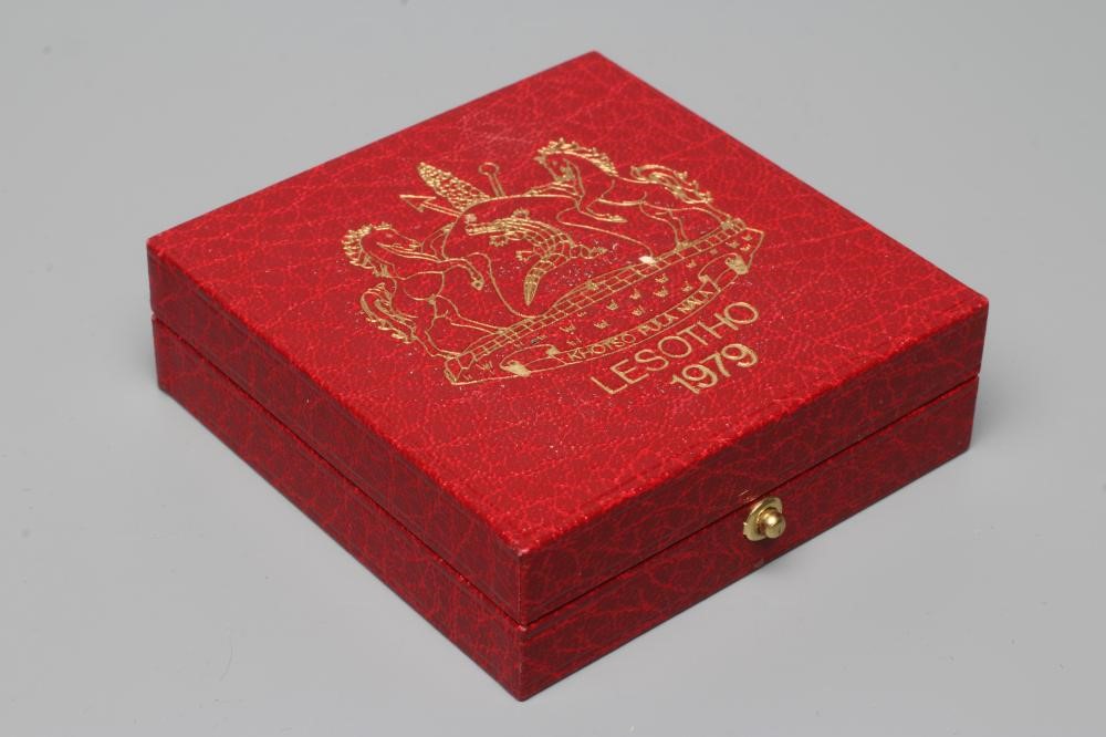 A KINGDOM OF LESOTHO GOLD INTERNATIONAL YEAR OF THE CHILD 250 MALOTI, 1979, 1oz, in capsule and Image