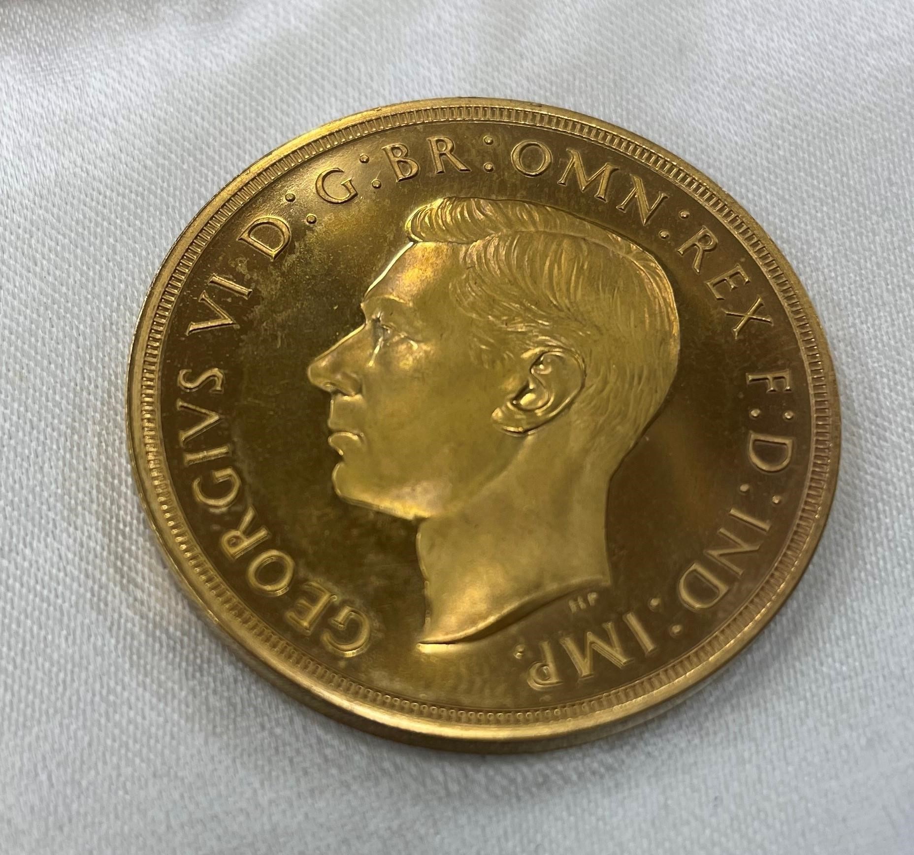 A GEORGE VI SPECIMEN GOLD FOUR COIN SET, 1937, comprising £5, £2, sovereign and half sovereign, Image
