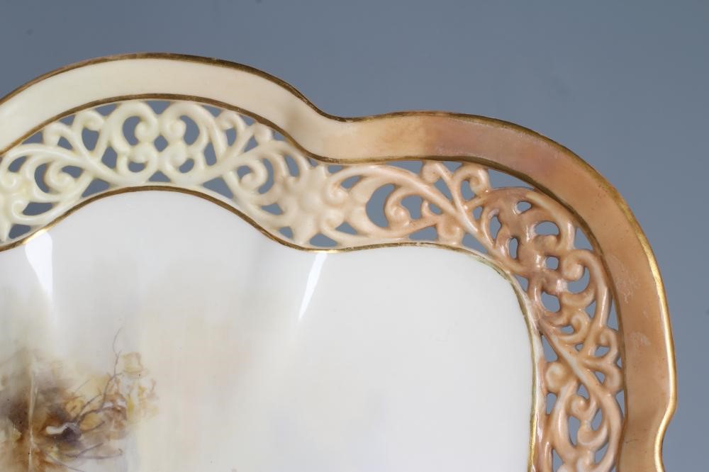 A ROYAL WORCESTER CHINA CABINET PLATE Image