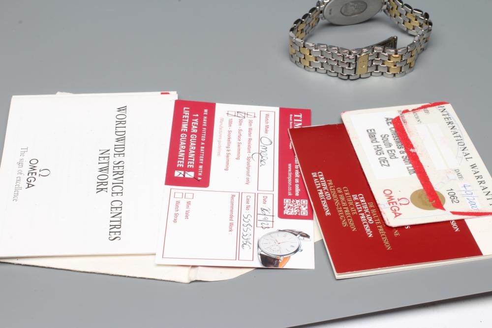 A GENTLEMAN'S OMEGA DE VILLE WRISTWATCH Image