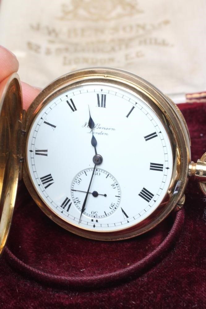 AN 18CT GOLD TOP WIND HALF HUNTER POCKET WATCH Image
